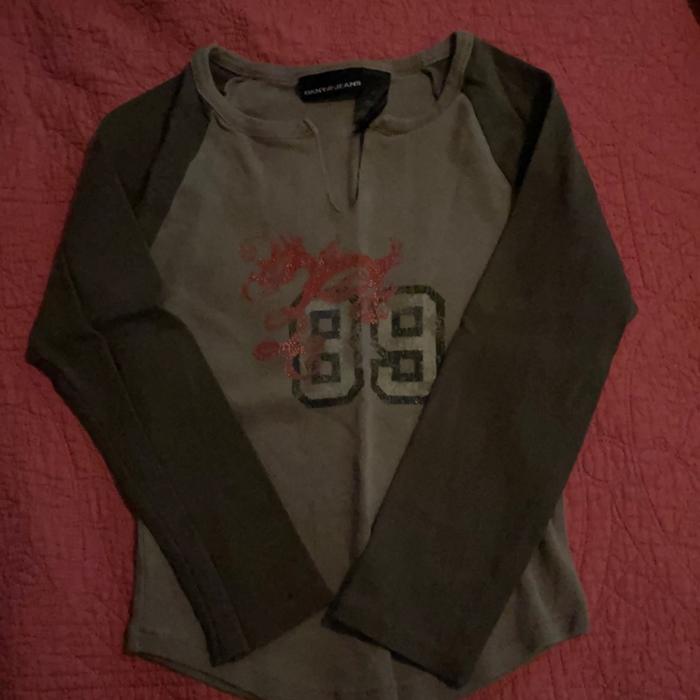 Women’s Medium DKNY Jeans Long sleeve T Shirt Sz M